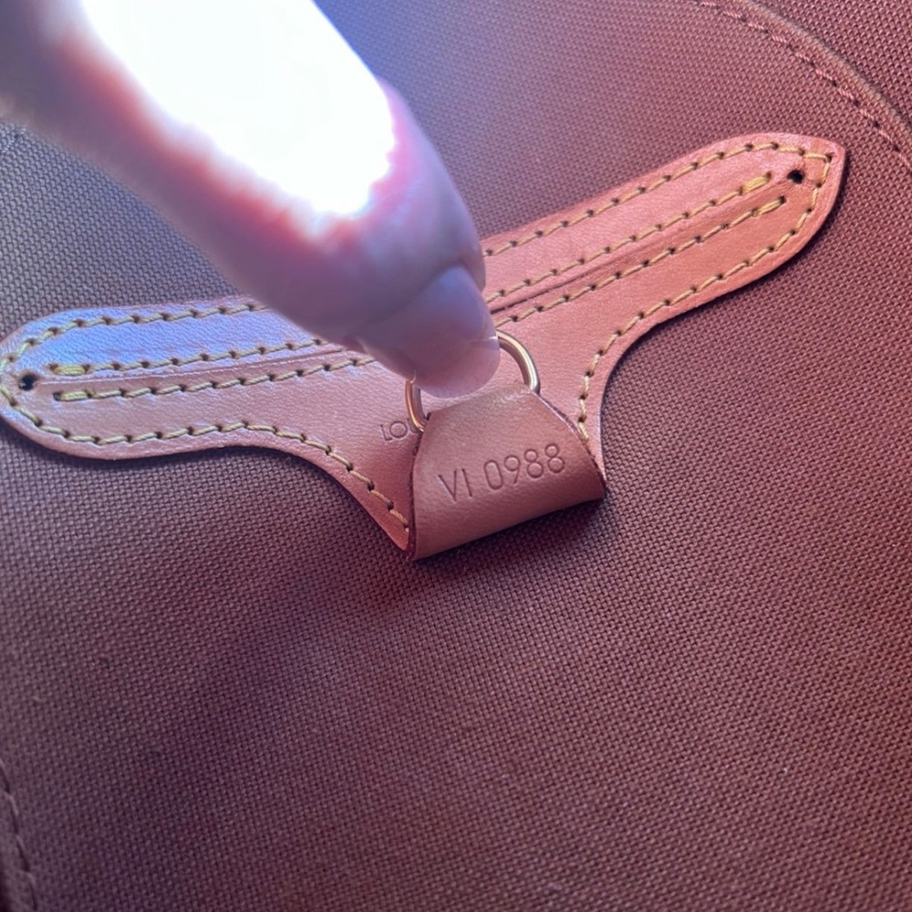 Louis Vuitton Handbag - Picture 11 of 12